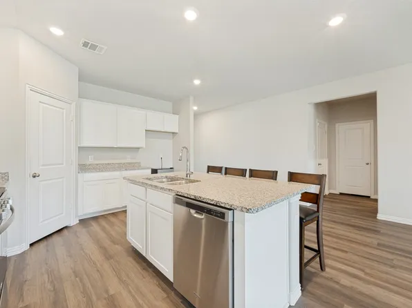 5529 Baker Creek Rd, Fort Worth, TX 76126