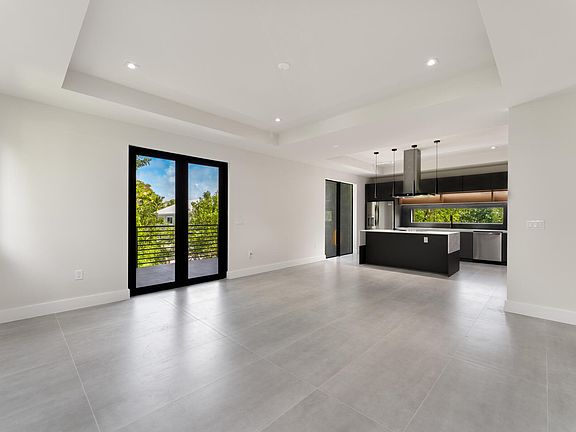 4th image of 20 Coral Dr