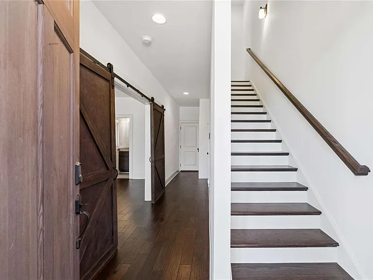 124 Parkside West Ct — Photo 19