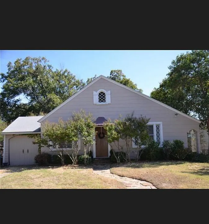 3449 Worth Hills Dr