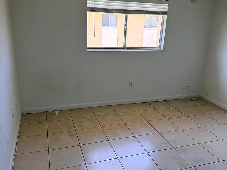 746 Wyman Ct — Photo 7