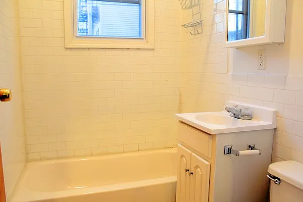 Rented by Bold New York | media 44