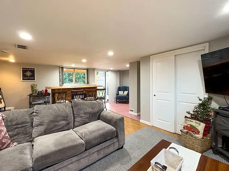 1 Berkshire Ct — Photo 11