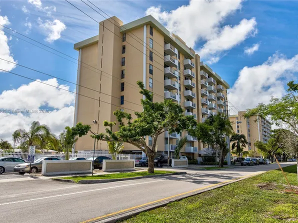 2020 NE 135th St APT 308, North Miami, FL 33181