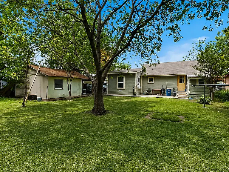 1034 Eldorado St — Photo 13