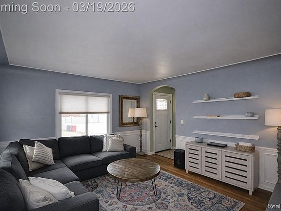 5th image of 125 E Thirteen Mile Rd