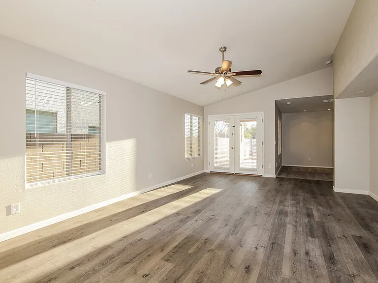 27618 N 63rd Dr — Photo 3