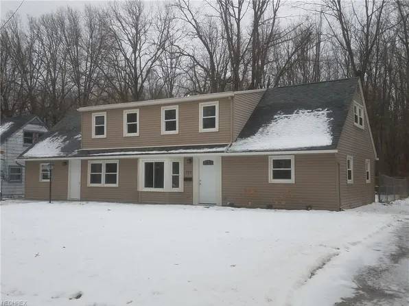 732 Irving Park Blvd, Sheffield Lake, OH 44054