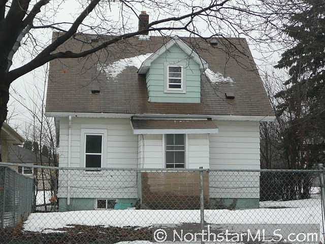 2nd image of 1245 Cook Ave E