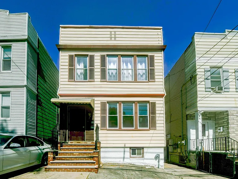 667 Liberty Ave #1 — Photo 19