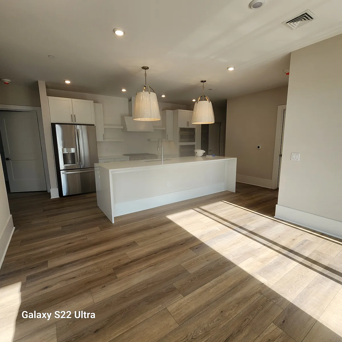 Building Photo - 215 2nd Ave #104