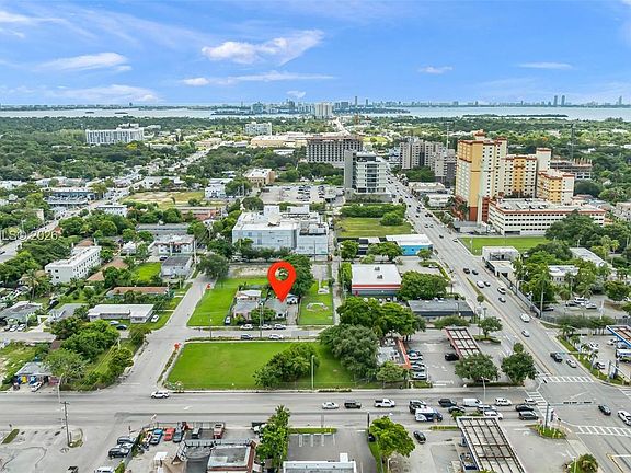 3rd image of 8011 NE Miami Ct