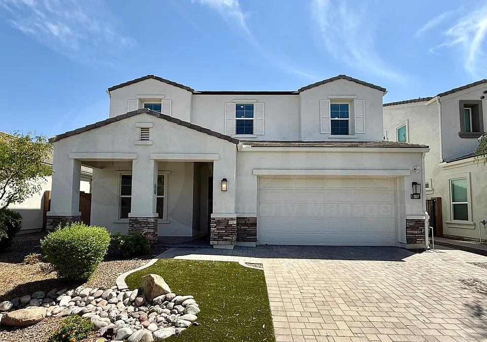 2057 E Questa Dr