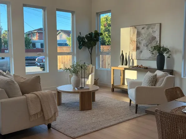 8 Friendly Ct, Redwood City, CA 94063