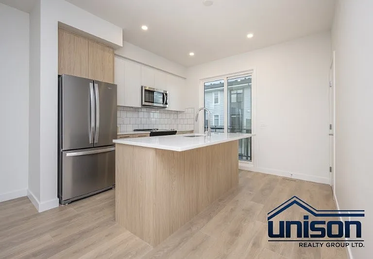 449 Belmont Ave SW — Photo 2