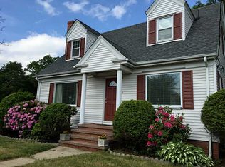 517 Killingly St, Providence, RI 02909