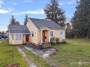 230 E Orange Ave, Burlington, WA 98233