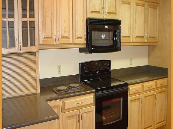 Custom Kitchen Cabinets 1