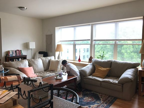 4th image of 1196 North Ave #402