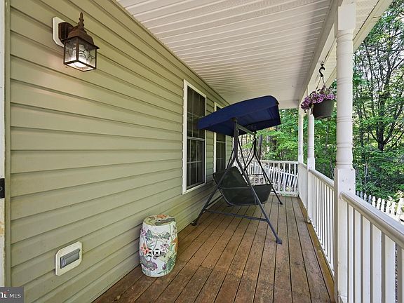 3rd image of 20 Raspberry Ln
