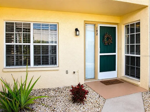 204 Silver Lake Dr Unit 102, Venice, FL 34292