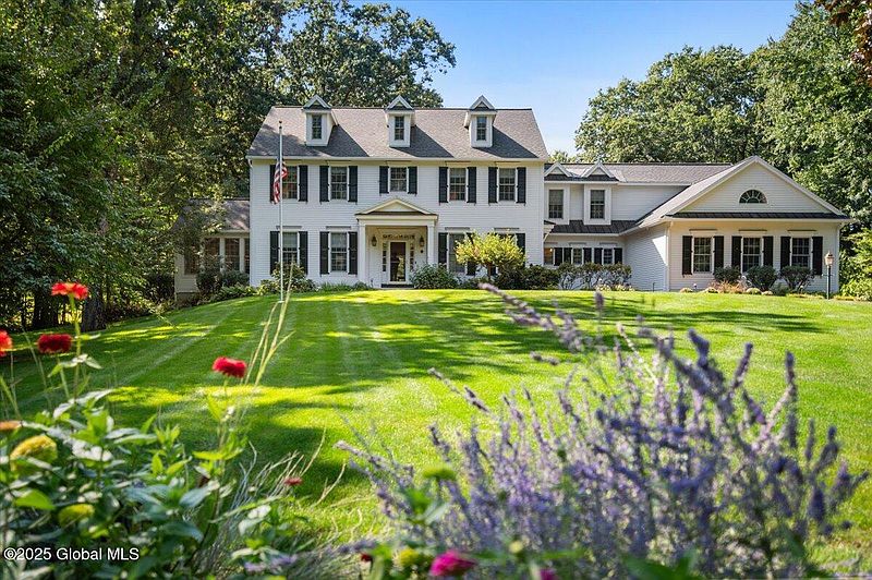 2nd image of 5 Winding Brook Drive