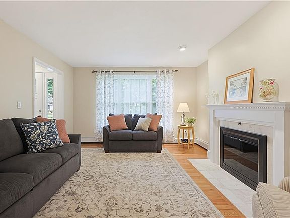 3rd image of 125 Walker St