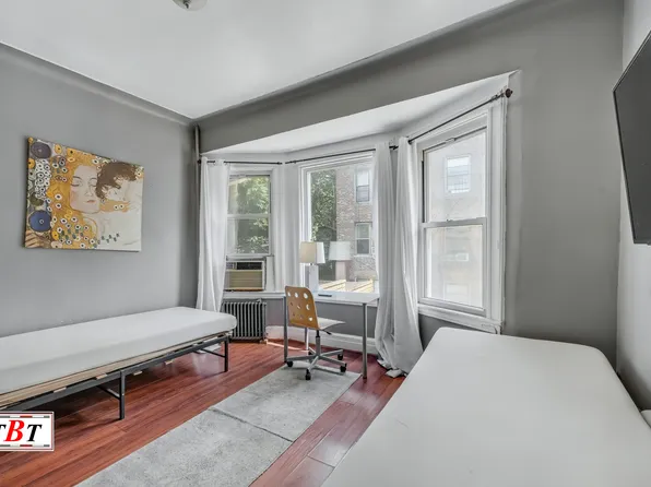 945 East 15th Street image 22 of 34