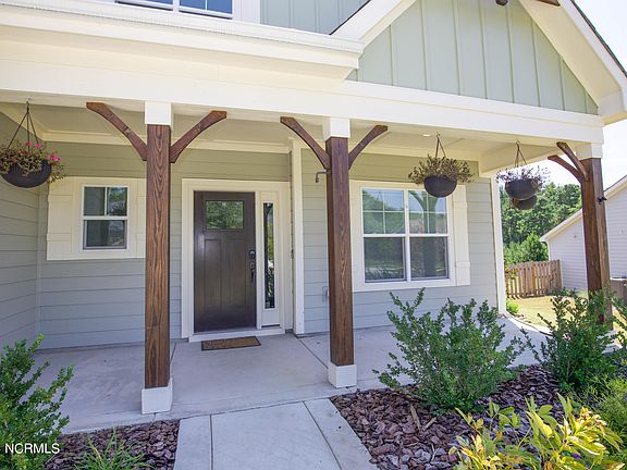 3rd image of 155 Amelia Dr