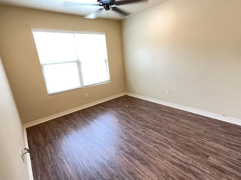 606 Rockdale St #202 — Photo 8