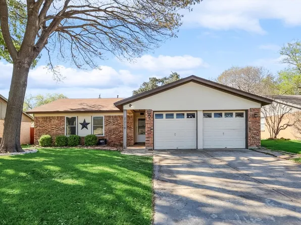 6016 Herschel Dr, Watauga, TX 76148