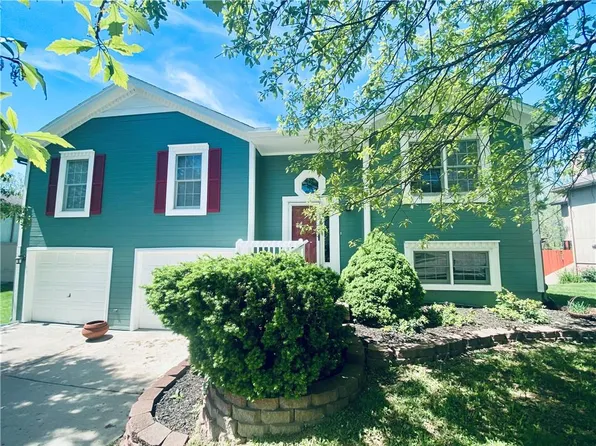 7124 N Hickory St, Kansas City, MO 64118