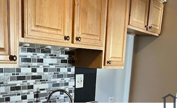 5th image of 5424 W Ferdinand St APT 210