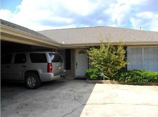 114 W Henry St, Rayne, LA 70578