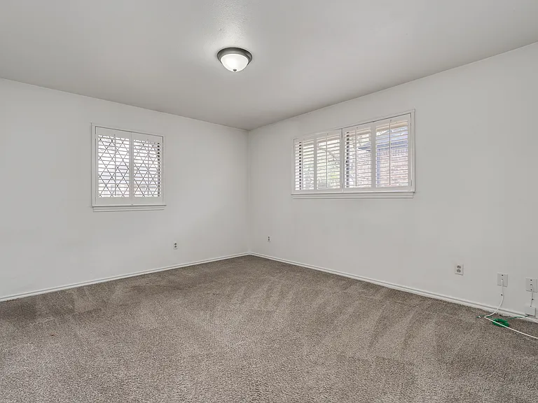 9922 Hickory Xing — Photo 25