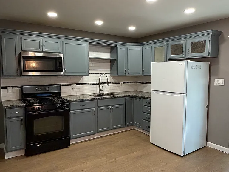 1353 Cambria St — Photo 10