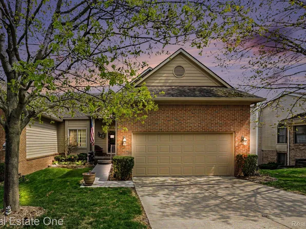 846 Ridgeside Dr, Milford, MI 48381