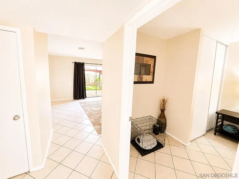 505 Smoketree Gln — Photo 9