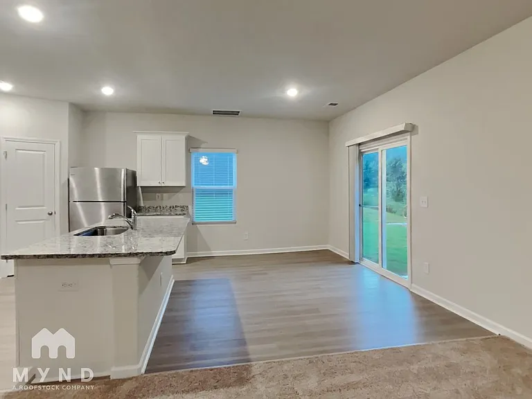 40 Royal Meadow Dr — Photo 9