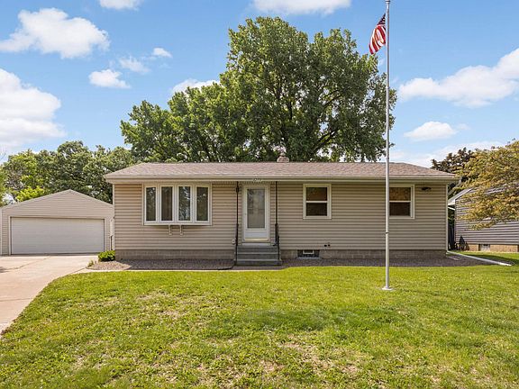 2nd image of 6273 Woodbine Ct