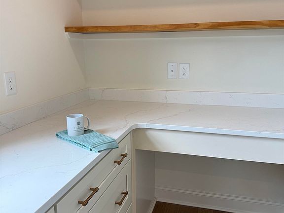 4th image of 19 Belle Park Ln SW