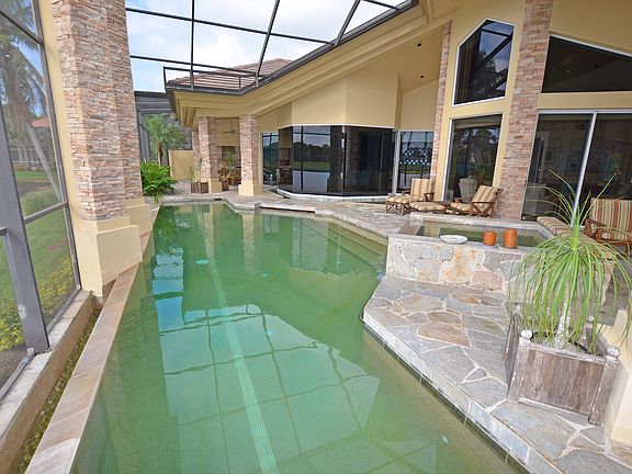 3rd image of 3511 Creekview Dr