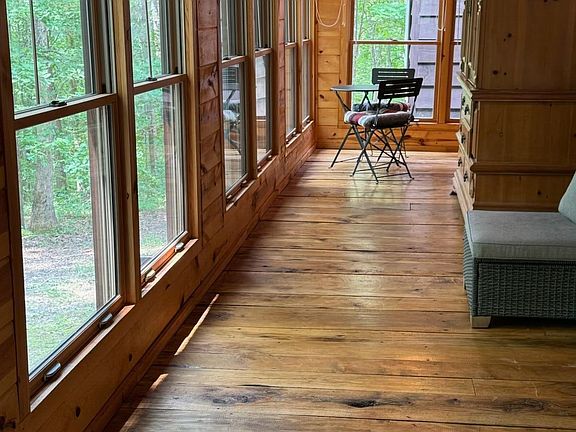 5th image of 360 Joe Barnett Rd