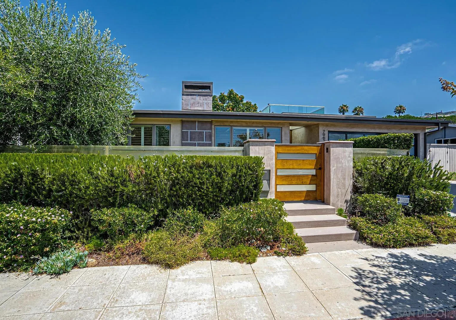 3 bed, 2.5 bath, 1971 sqft, $20,000 — Photo 4