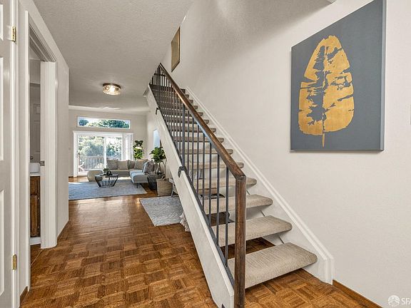 5th image of 1936 Parkwood Dr