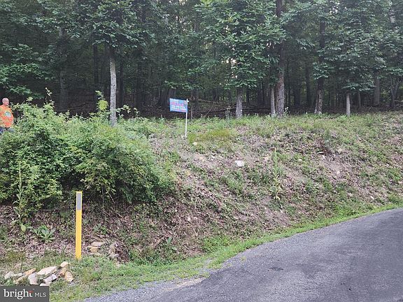 4th image of 1881 Ridge Rd