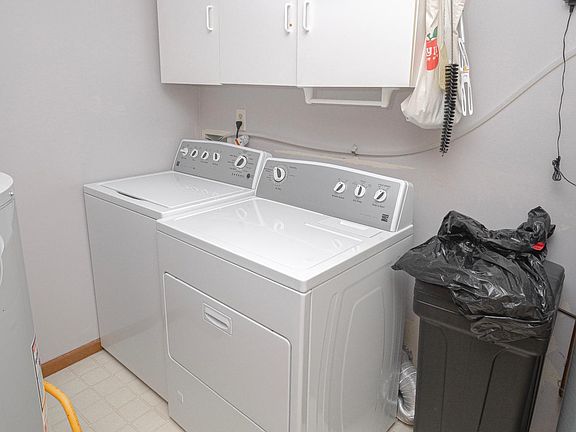 4th image of 2332 Depauw Ct