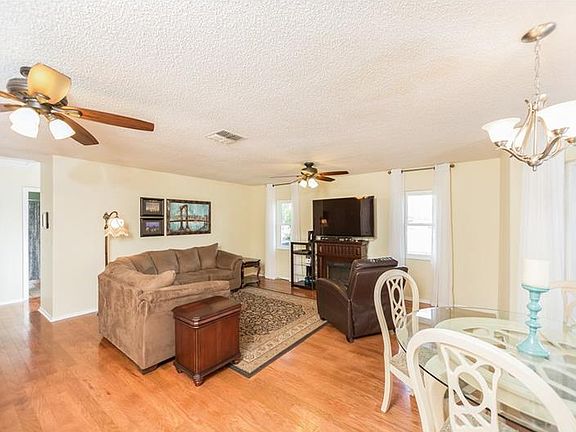 5th image of 7887 Tiburon Dr
