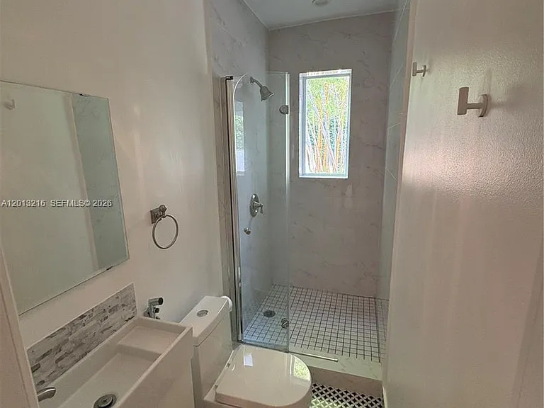 250 SW 19th Rd — Photo 11