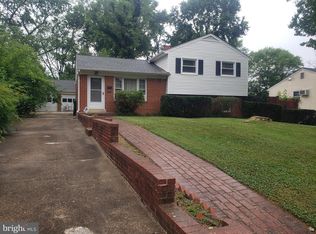 1808 Warren Dr, Woodbridge, VA 22191